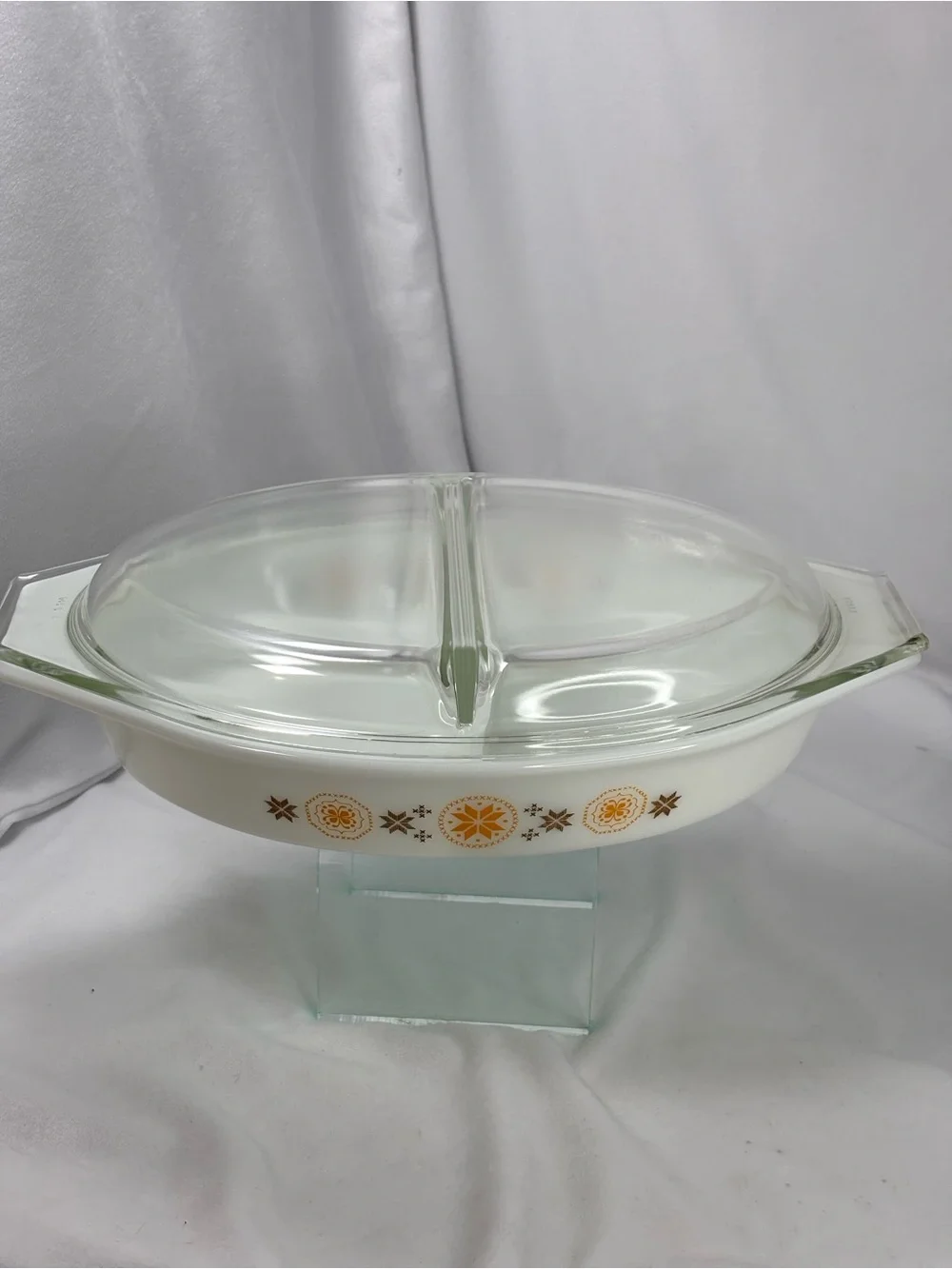 Vintage PYREX Town & Country Divided Casserole Dish 1.5 Qt with Lid 1960s. EUC